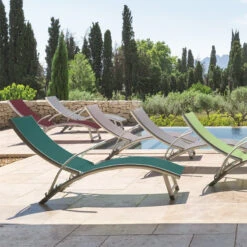 Transat Samba Pliable Et Empilable Bordeaux Hespéride -Marché Meubles Magasin transat samba bordeaux hesperide 6